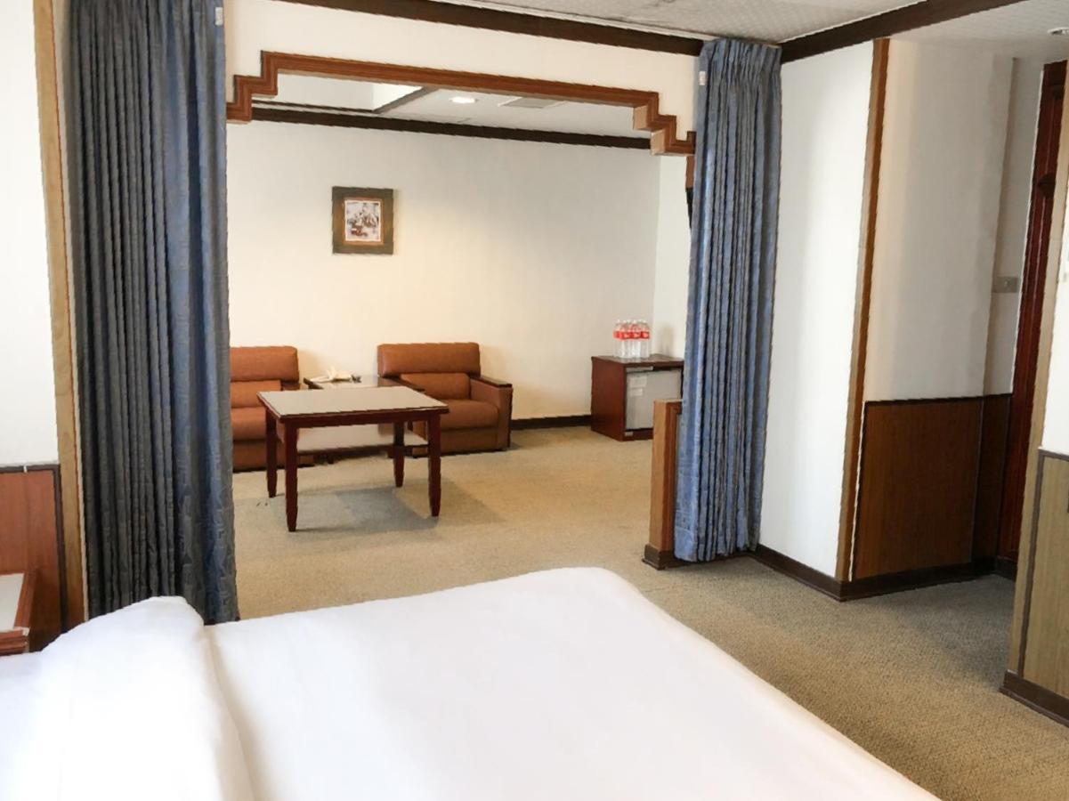 Guide Hotel Changhua Jhongjheng Extérieur photo